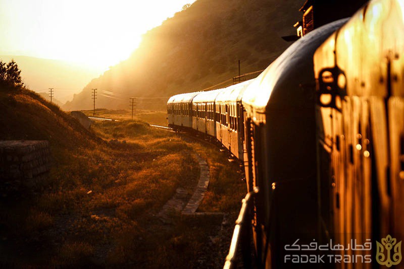 قطار مشهد تهران رجا