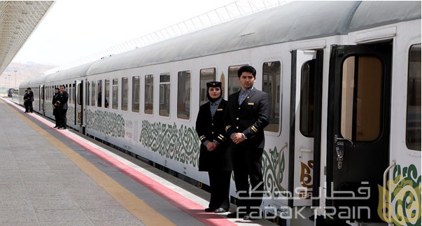 چه قطارهایی در مسیر مشهد به تهران فعالیت می کنند؟