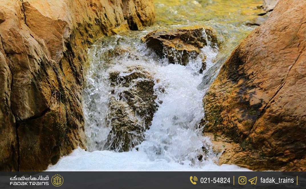 روستا و آبشار سکنج