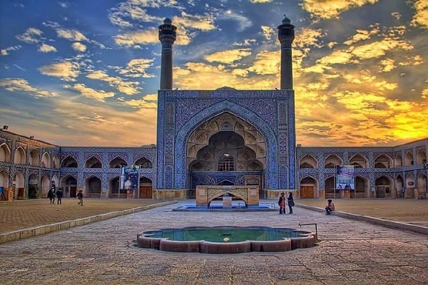 jame-mosque-of-Isfahan-min-min
