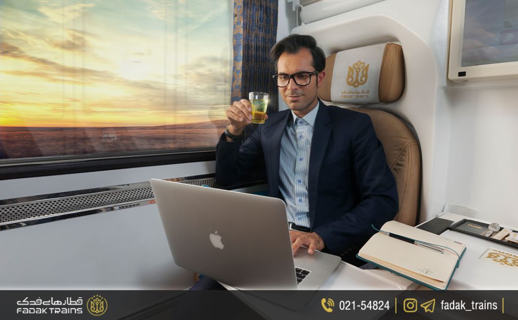 تماشای فیلم و سریال در قطار