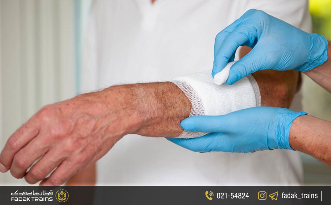 لوازم کمکهای اولیه برای مدیریت خراشها و زخمهای سطحی