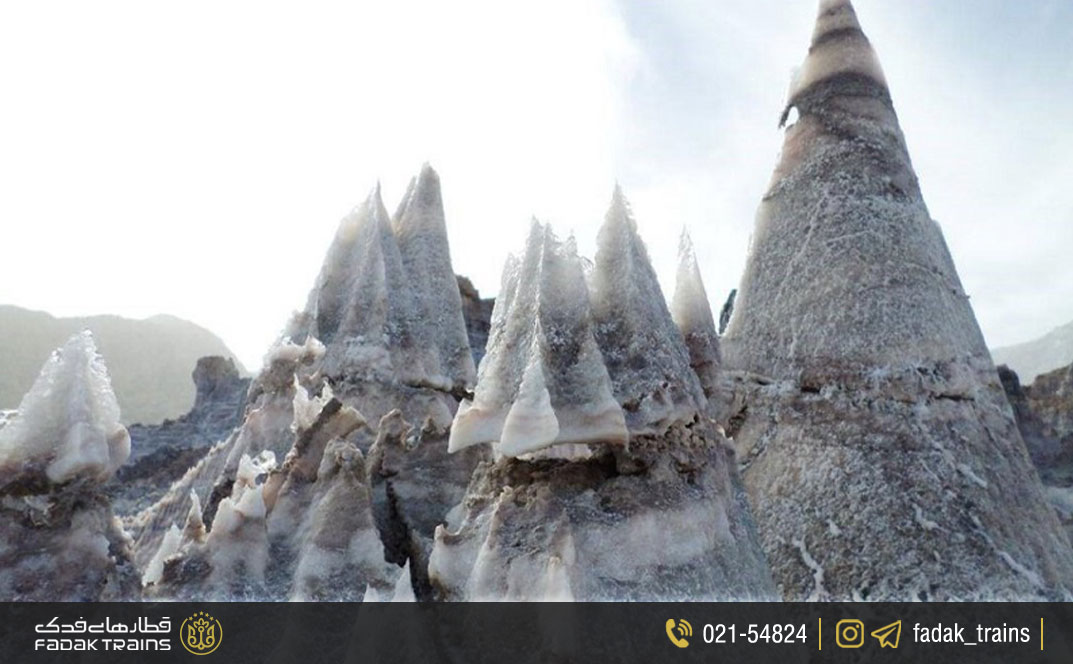 گنبد نمکی جاشک در زمستان